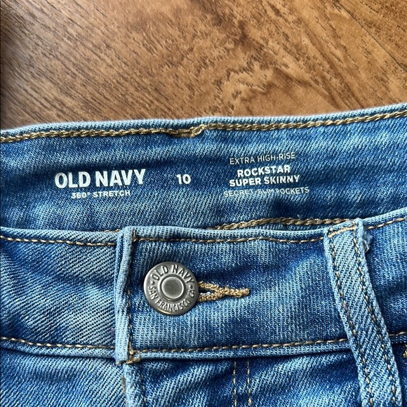 Old Navy Women's Blue Jeans - Picture 2 of 2